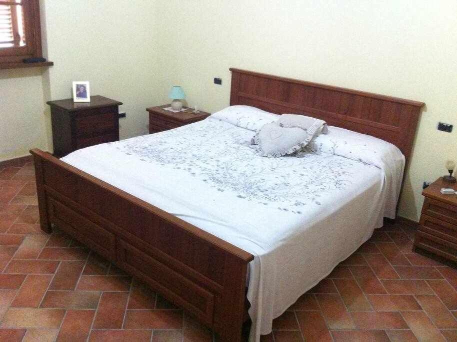 Ospitaci Appartamenti Di Campagna Le Rancole Valtopina Kültér fotó