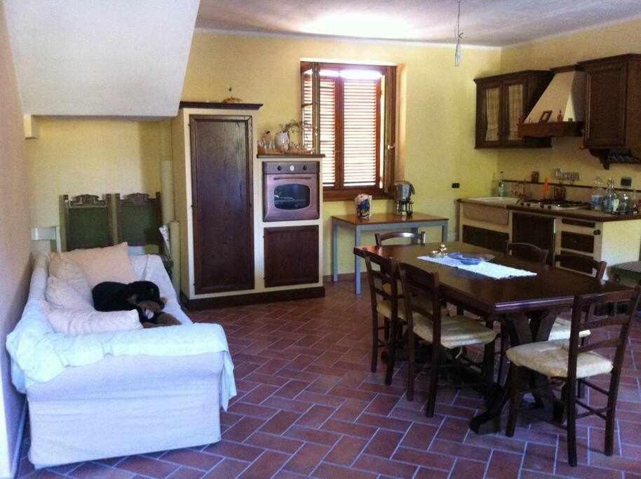 Ospitaci Appartamenti Di Campagna Le Rancole Valtopina Kültér fotó